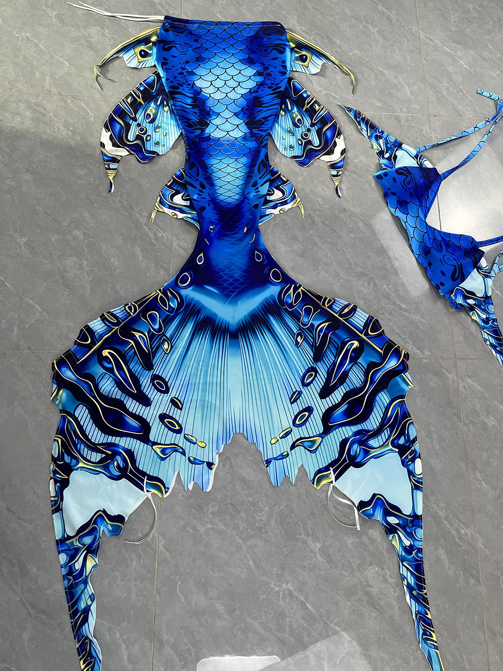 Aquarium & Marine Museum Kota Kinabalu - Costume da spettacolo a sirena per